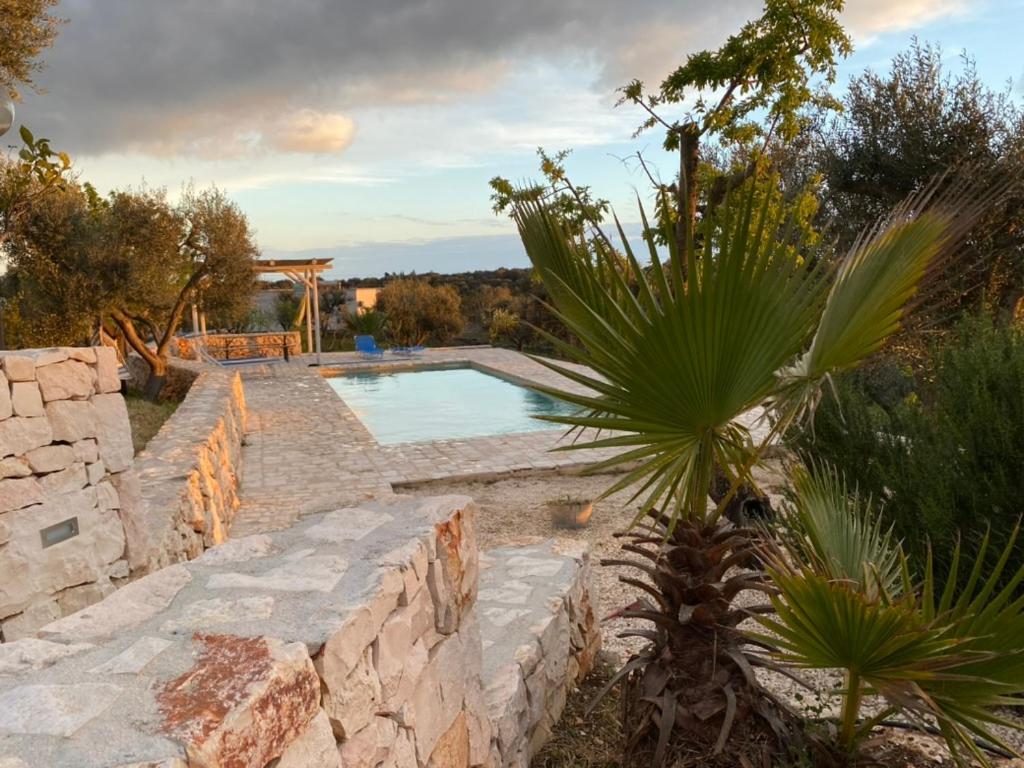Casa Giuliveto - Charmantes Ferienhaus Mit Privatpool In Olivenhain Ostuni Extérieur photo